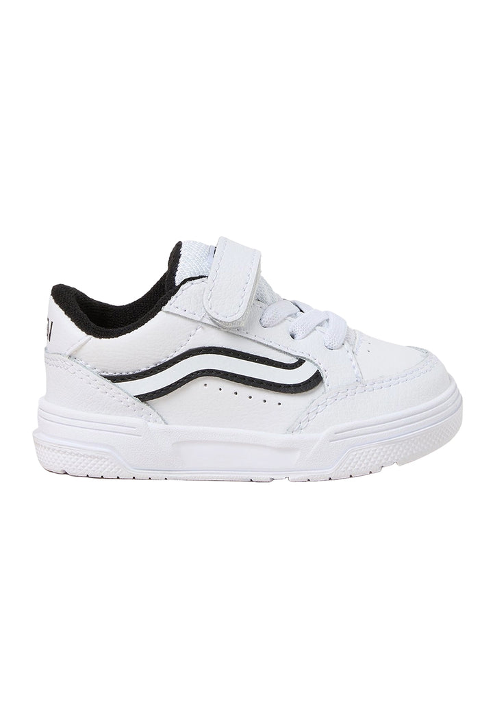 Chaussures blanches pour nouveau-nés