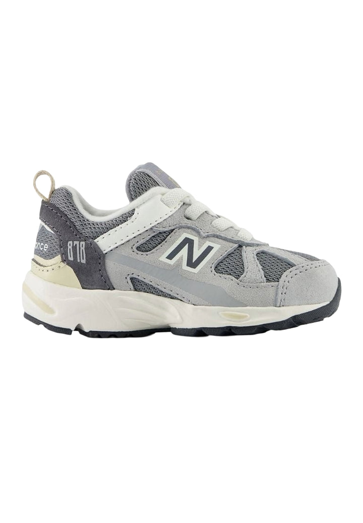 Scarpe grigie per neonato