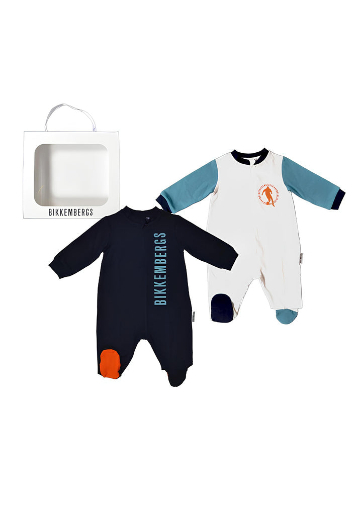 Set aus weißen und blauen Onesies für Neugeborene